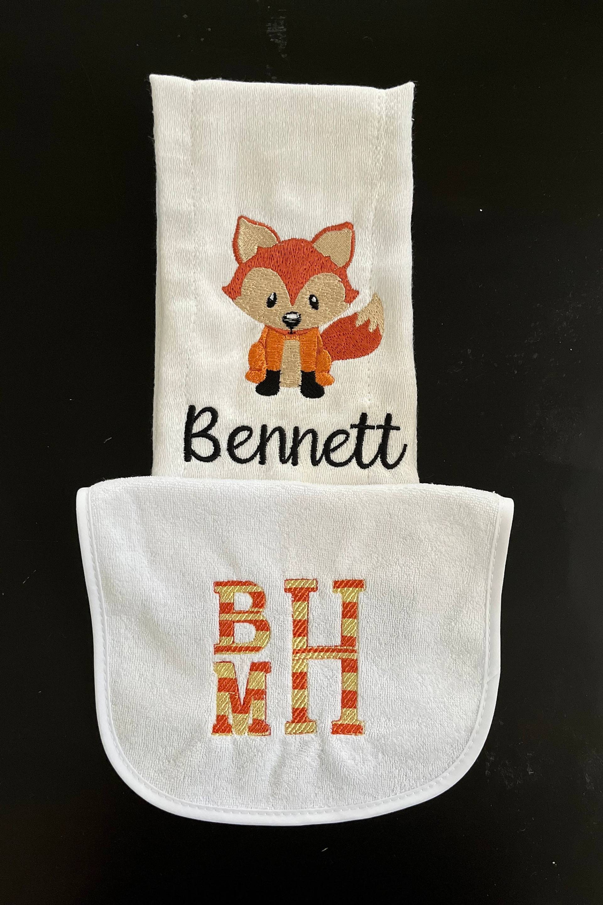 Besticktes Baby-Bib-Set Und Passendes Tuch Mit Fuchs-Design Monogramm in Ihrer Farbwahl. Schneller Versand von IzzysAtticStore