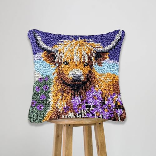 JILIP Highland Cow Knüpf Sets, Knüpfhaken Kits Zum Selbermachen Von Kissenbezügen, Häkelgarn Kissen Vorgedruckter Teppich Handarbeiten, DIY-Kissenbezug Haken und Riegel Set, 17 * 17" (Color : Purple) von JILIP