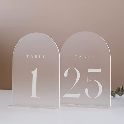 JINMURY Tischnummern mit mattiertem Bogen, für Hochzeiten, 12.7x17.8 cm, mattierter Bogen, Acryl-Tischschilder mit Ständer, perfekt für Hochzeitsempfang (Milchbogen, 12.7x17.8 cm) von JINMURY