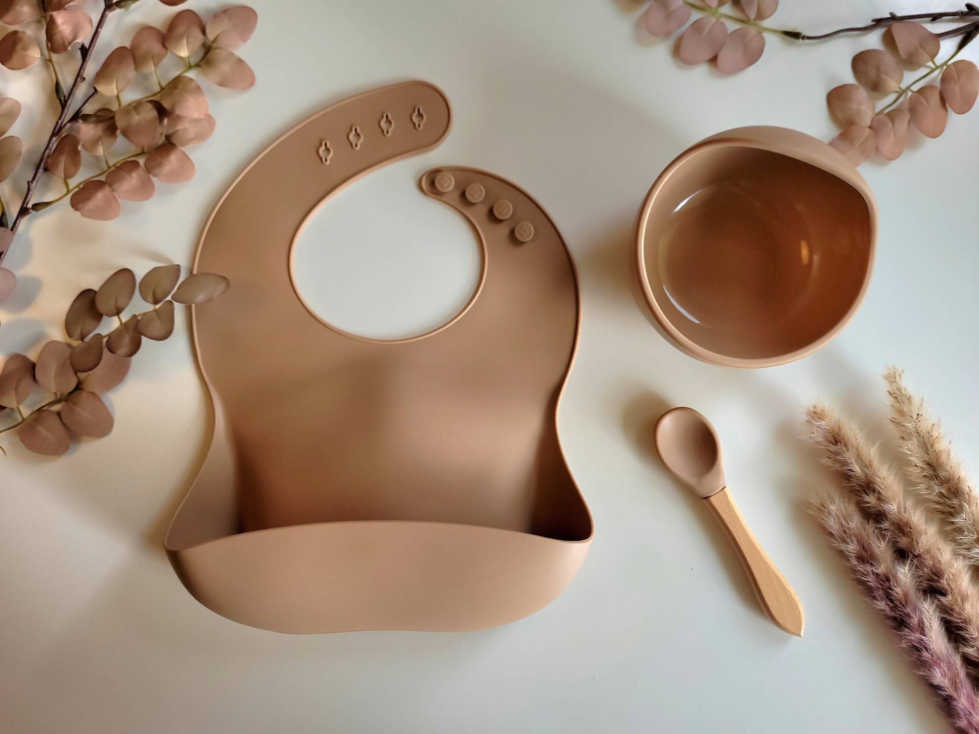 Baby Und Kinder Silikon Geschirrset 3-Teilig/Geschenkset Geburtsgeschenk Geschirr Beige von JakobiShop