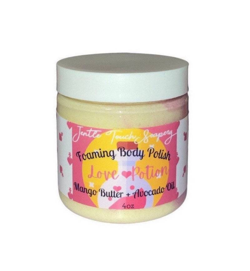 Love Potion-Whipped Soap Sugar Scrub-Duft Feuchtigkeitsspendend - Schäumender Körper Poliert-Peeling-Love Spell Dupe von Jentletouchsoapery