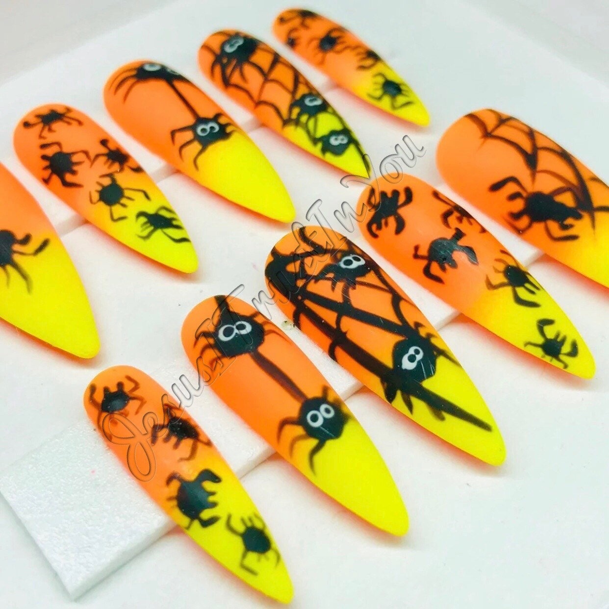 Spider Web - Halloween Gel Poliert Press On Nails von JesusItrustInYouCo