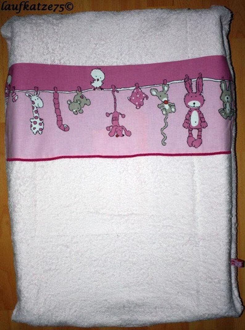 Bezug Für Wickeltisch Laundry Häschen Rosa Bunt 75 X 55 cm von JoNiLuc