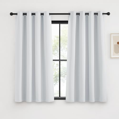 KGORGE Wohnzimmer Gardinen Kurz Thermovorhang Kälteschutz Ösenvorhang 2er Set 135 x 140 cm(HxB) Blickdichte Vorhänge Weiss Blackout Curtain for Bedroom, Grauweiß von KGORGE