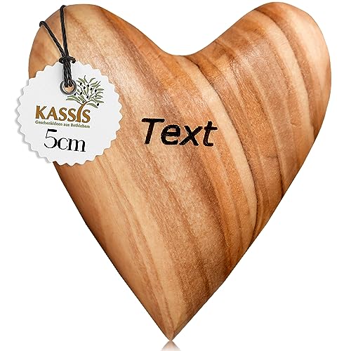 Kassis Geschenkartikel Olivenholz Herz Handschmeichler Glücksbringer Antistress schönes Geschenk zur Hochzeit Jubiläum Handarbeit mit schöner Maserung aus Bethlehem (5 cm mit Wunschtext, 1 Stück) von Kassis Geschenkartikel