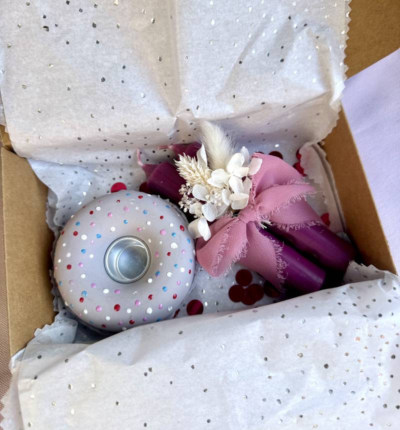 Donut - Kerzenständer Kerzenhalter Mit Kerze Geschenkset Auspacken Und Freuen Geburtstag Geburtstagsgeschenk von KathisPapierkunst