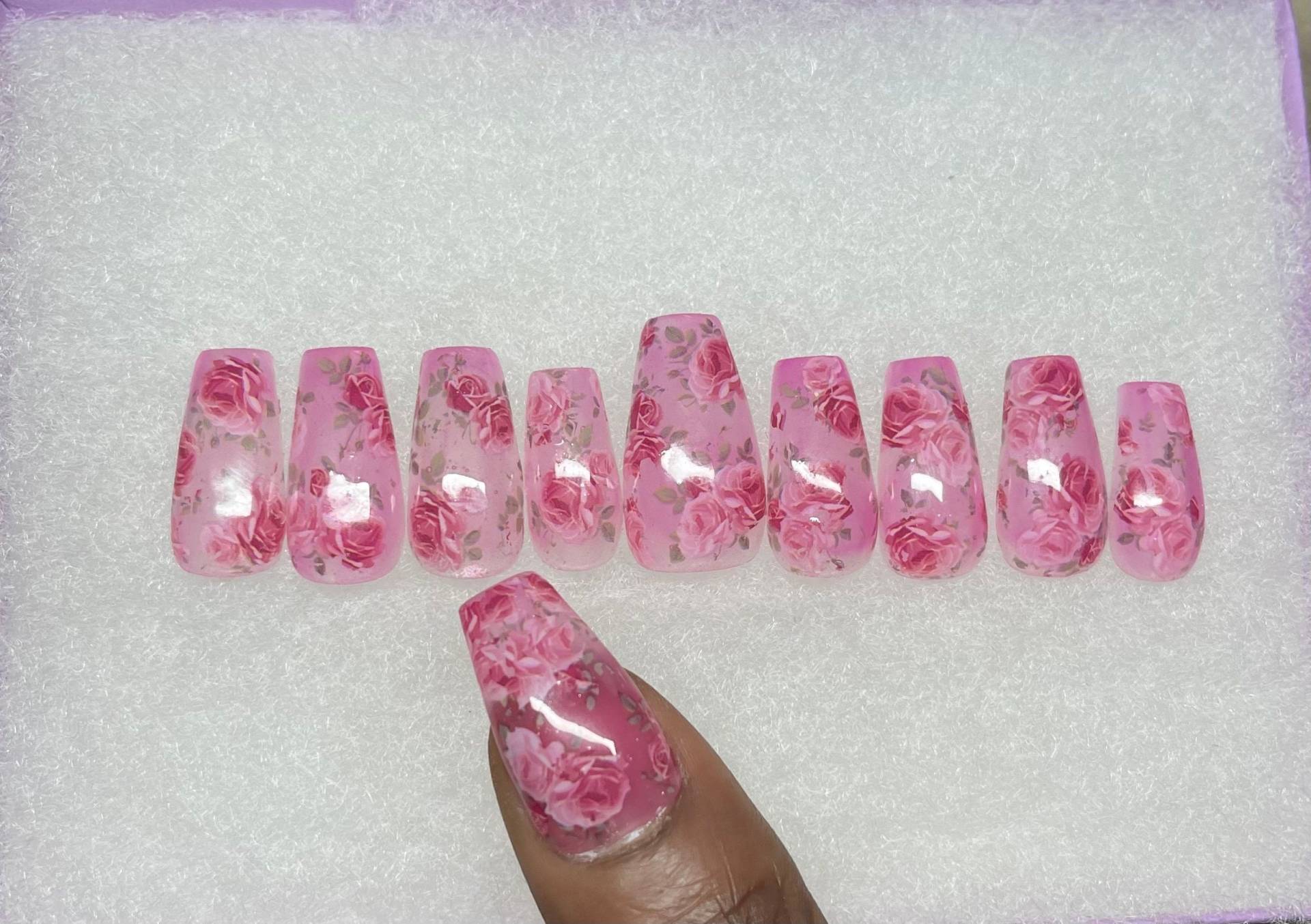 Klares Pink Florales Acryl Set Kommt Nur Im 10Er Nagelset von KikiprettynailsLLC