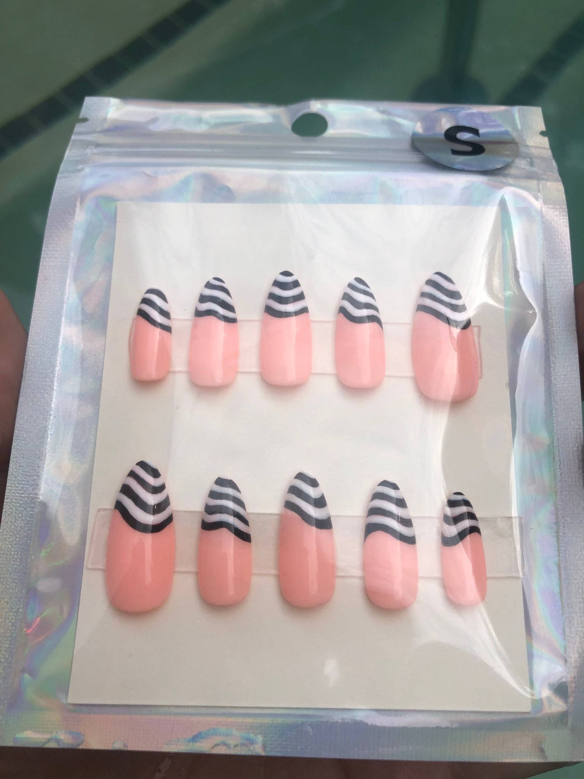 Trippy French Tips Handgemachte Press On Nails Größe S von KitkatClawsNails