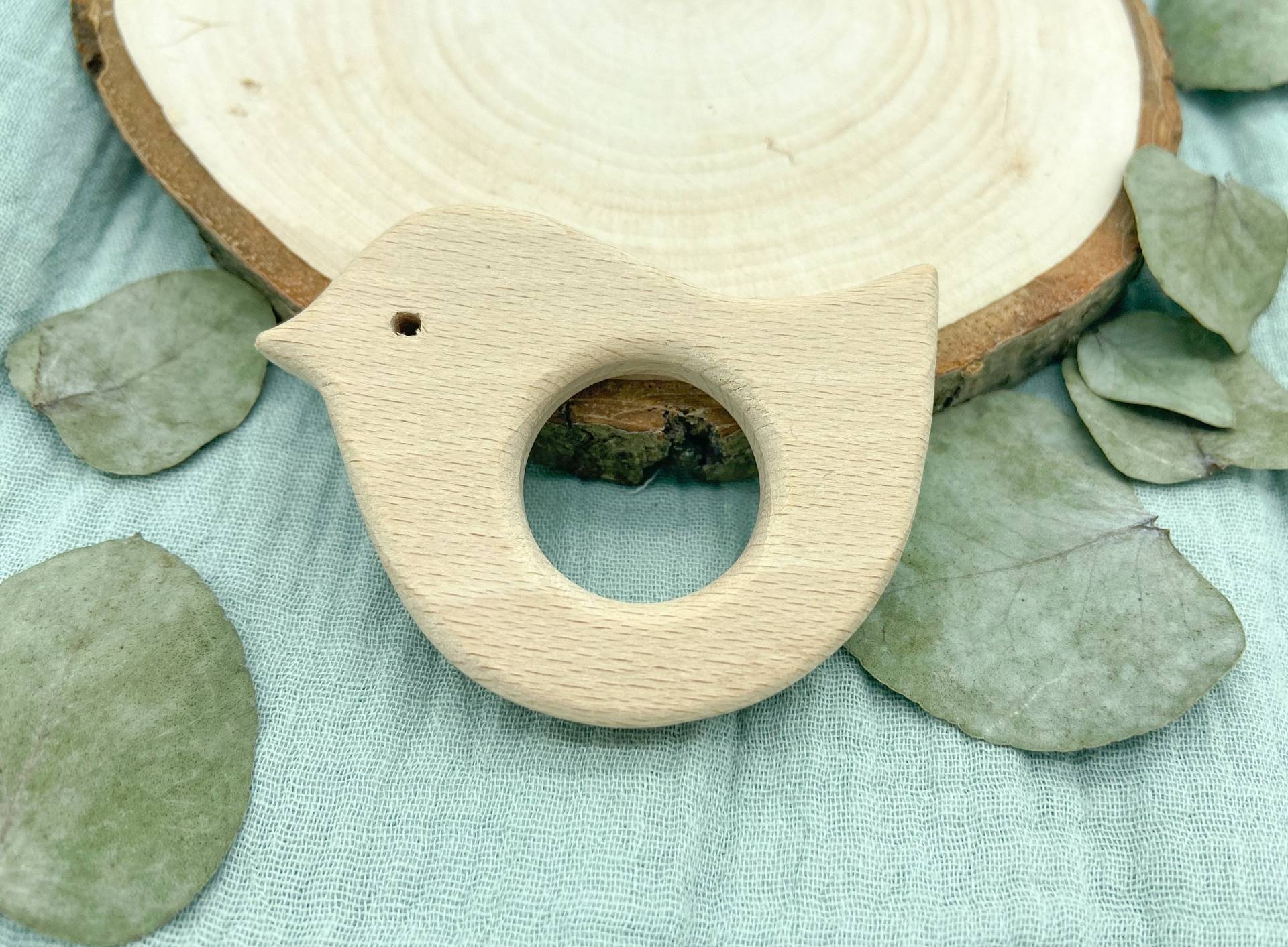 Beißring Natur Holz Vogel von Klitzebunt