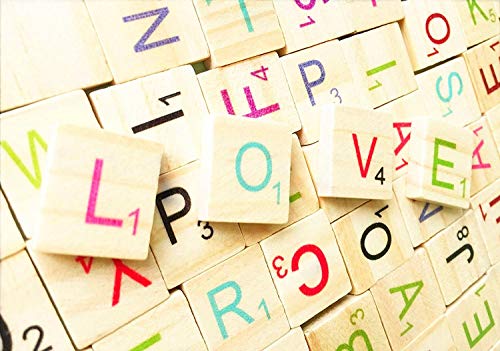 KlsyChry 100 Stück Scrabble Buchstaben Holz Bunt Alphabet Fliesen Buchstaben mit Zahlen für Brettspiele Hochzeit Rahmen Wandkunst Ersatz Handwerk Schmuck Scrapbooking von KlsyChry