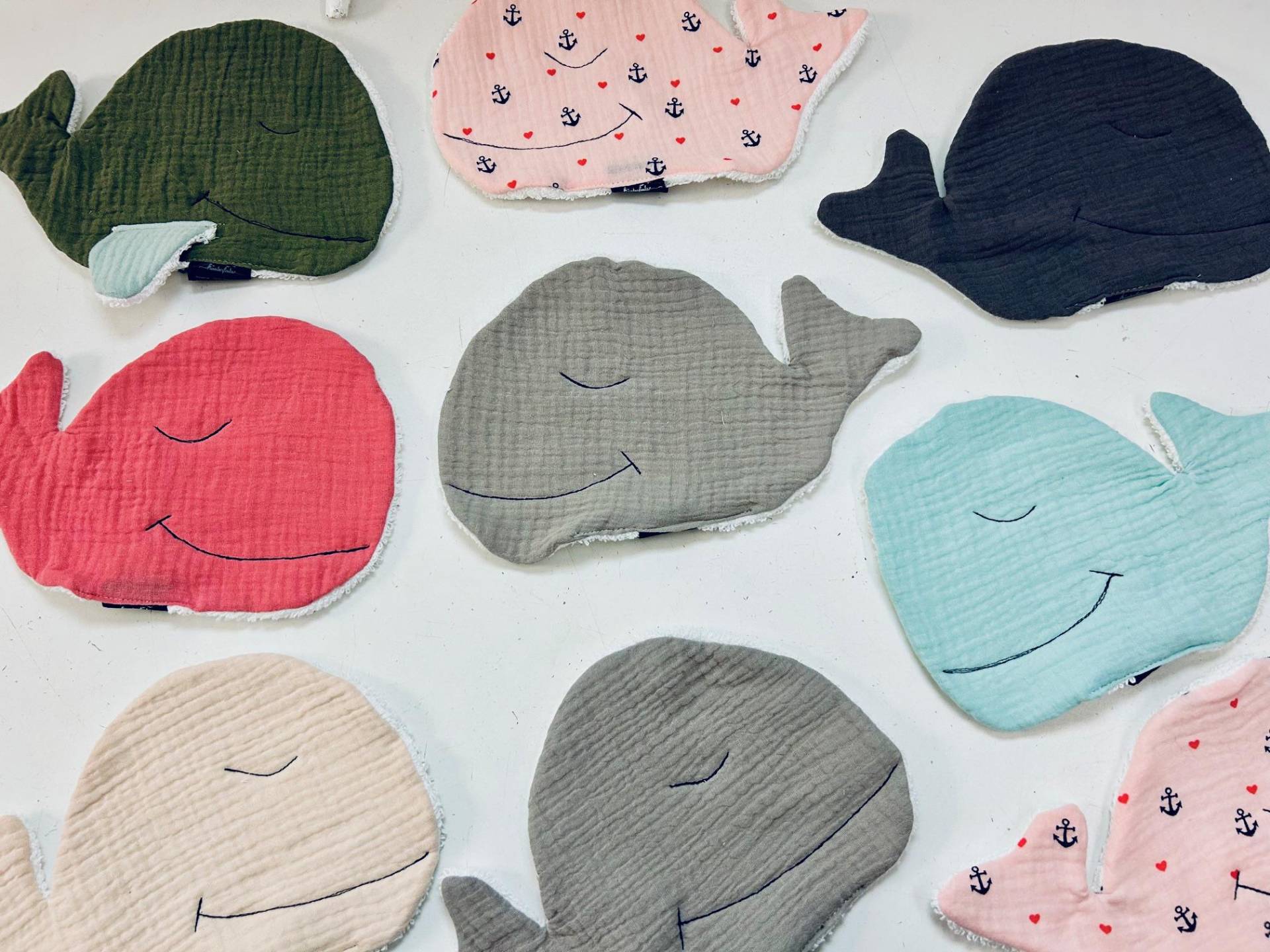 Musselin Waschlappen Für Babys Und Kinder in Wal-Form | Kuschelweiches Baumwollfrottee & Auch Eine Süße Kreative Geschenkidee von KuestenfieberDesign