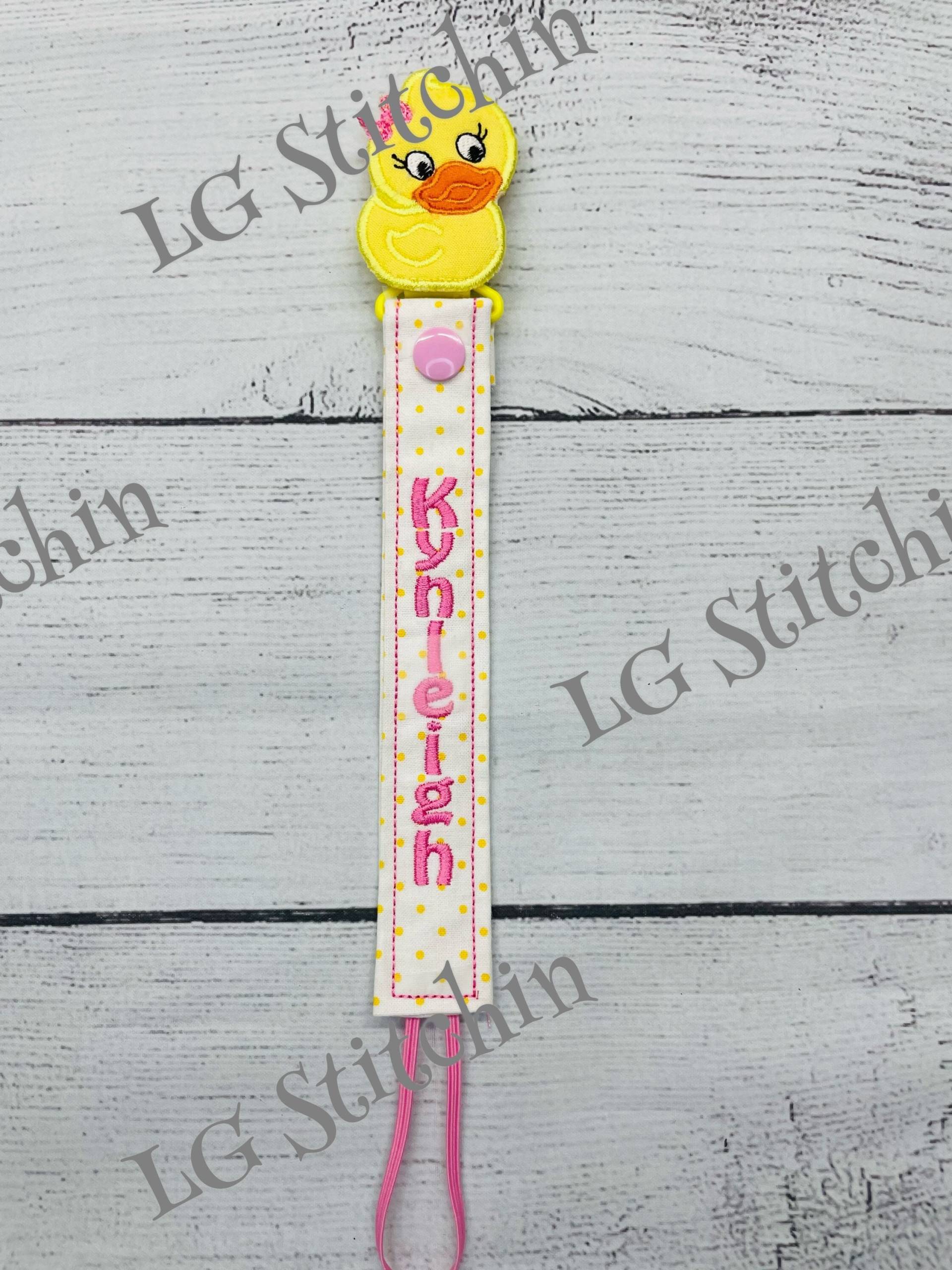 Ente Schnullerkette Bestickt von LGStitchin