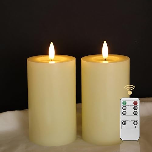 LUCOZA 2er Set Flackernde Flammenlose LED Kerzen mit Timer und Fernbedienung für Innen, 12,5 cm Batteriebetriebene LED Echtwachskerzen, Realistische Stumpenkerze mit 3D-Dochtlich, Creme von LUCOZA