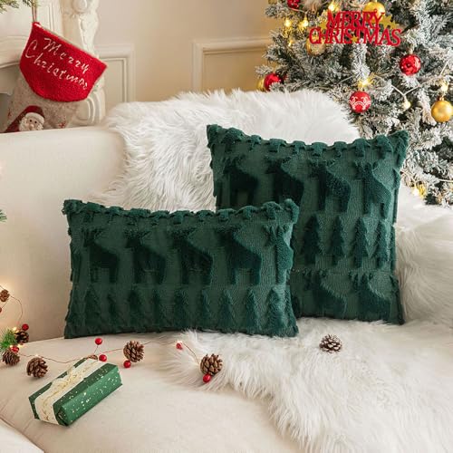 LUZBOSE Weihnachtskissen, 2er-Set, Plüsch, kurze Wolle, dekorativer Kissenbezug, quadratisch, für Sofa, Schlafzimmer, Weihnachtsbaum und Elch (30 x 50 cm, grüner Elch) von LUZBOSE