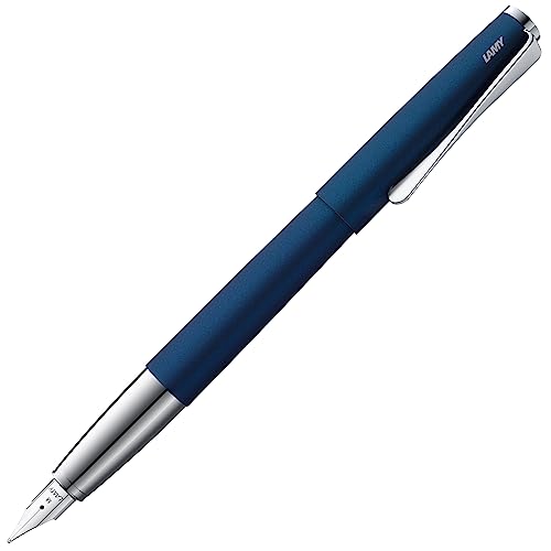 Lamy studio imperialblue Füller – universeller Füllfederhalter in elegantem Gehäuse aus Ganzmetall – mit propellerförmigem Clip & Stahlfeder in Strichbreite B – inkl. Tintenpatrone T 10 blau von Lamy