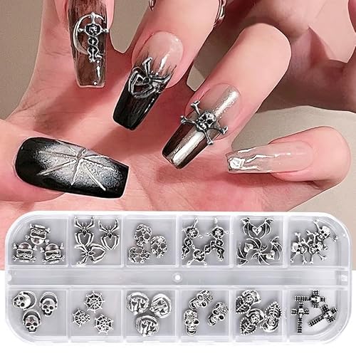 Eine Box mit dunklem Gothic-Nagelschmuck,Devil Skull Cross Metal Nail Art Dekorationen,3D-Halloween-Nagelschmuck für Maniküre Nail Art Craft DIY Nagel Zubehör Dekoration Supplies von Larfraecy