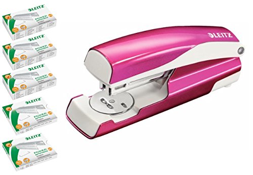 Leitz 55021023 Büroheftgerät NeXXt Series, Metall, 30 Blatt, inclusive 5 Päckchen Heftklammen mit je 1.000 Stück (pink metalic, mit Heftklammern) von Leitz