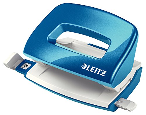 Leitz Mini Locher aus Metall, kleiner Locher für 10 Blatt, Metall, Anschlagschiene mit Formatangaben, Ergonomisches Design, blau, WOW-Serie, 50601036 von Leitz