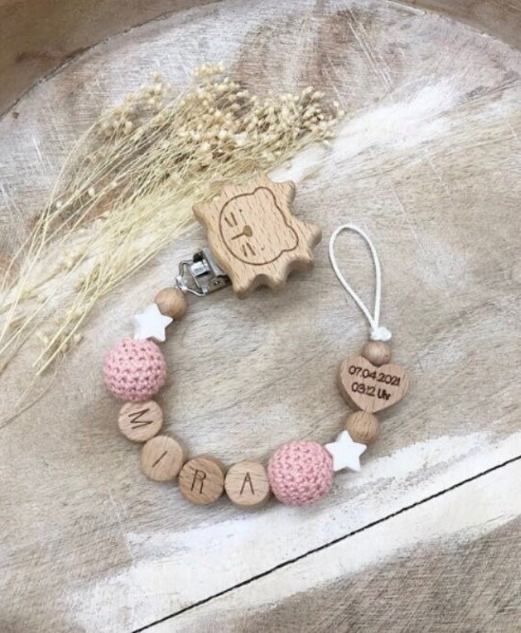 Schnullerkette Personalisiert Graviert Geschenk Taufe/Geburt Verschiedene Schriftarten Clips von LemonandCocoa