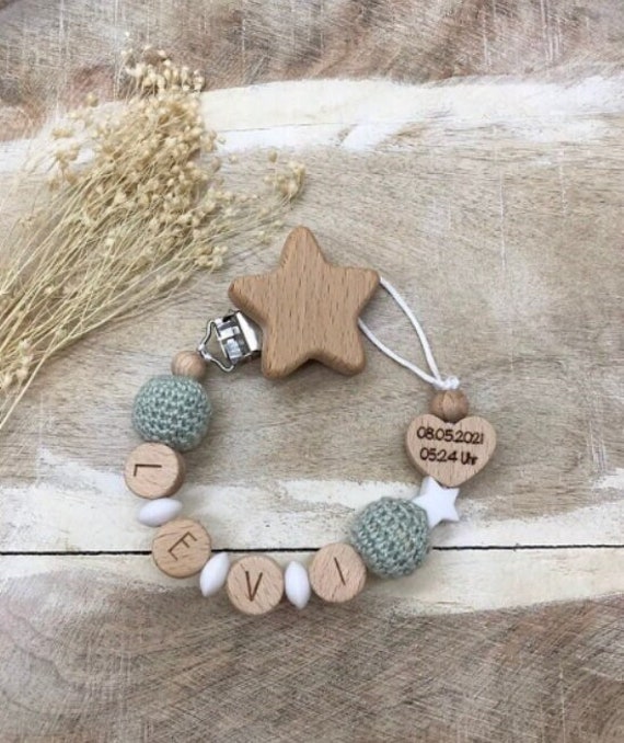 Schnullerkette Personalisiert Graviert Geschenk Taufe/Geburt Verschiedene Schriftarten Clips von LemonandCocoa