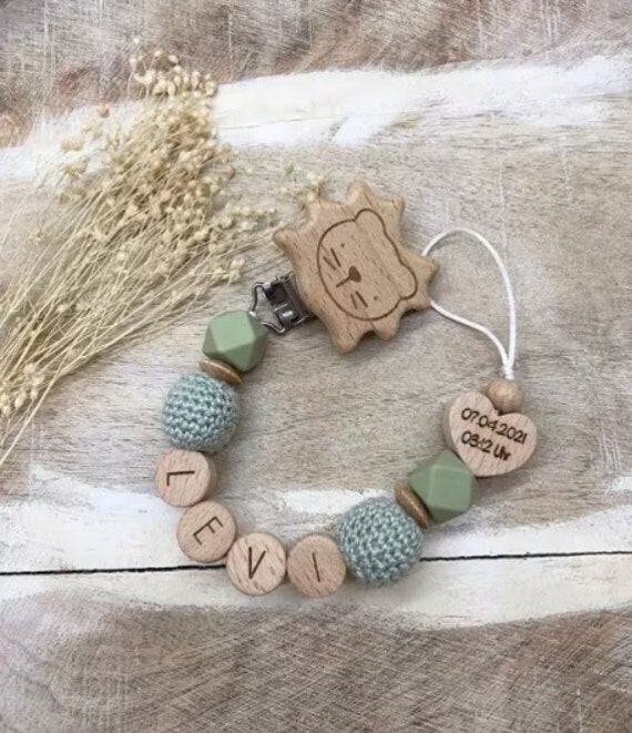 Schnullerkette Personalisiert Graviert Geschenk Taufe/Geburt Verschiedene Schriftarten Clips von LemonandCocoa