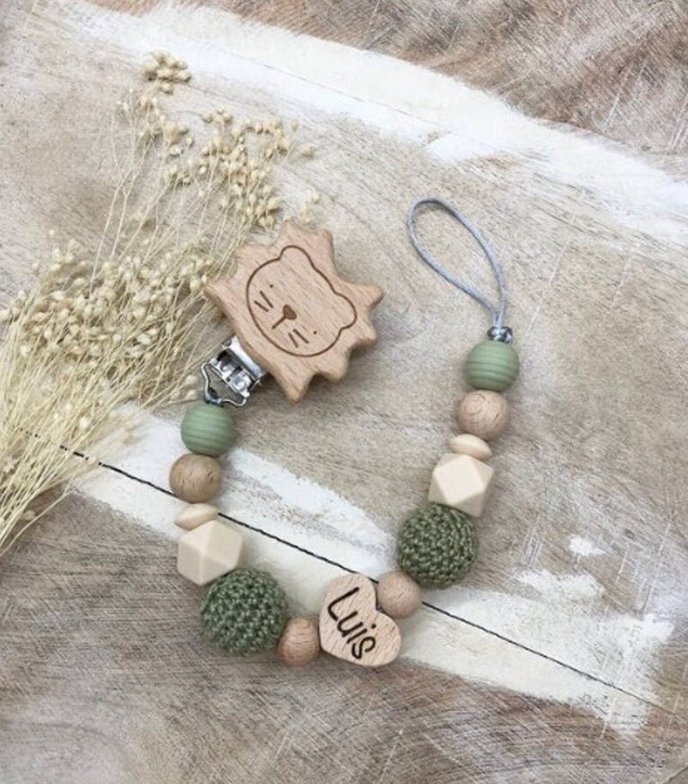 Schnullerkette Personalisiert Graviert Geschenk Taufe/Geburt Verschiedene Schriftarten Clips von LemonandCocoa