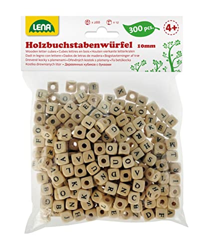 Lena 32005 Bastelset Buchstabenwürfel aus Holz, 300 Fädelperlen Form und mit Buchstaben, Holzperlen Kinder ab 3 Jahre, Perlen Set zum selber Basteln von Perlenschmuck, Würfel Natur-Schwarze Schrift von Lena