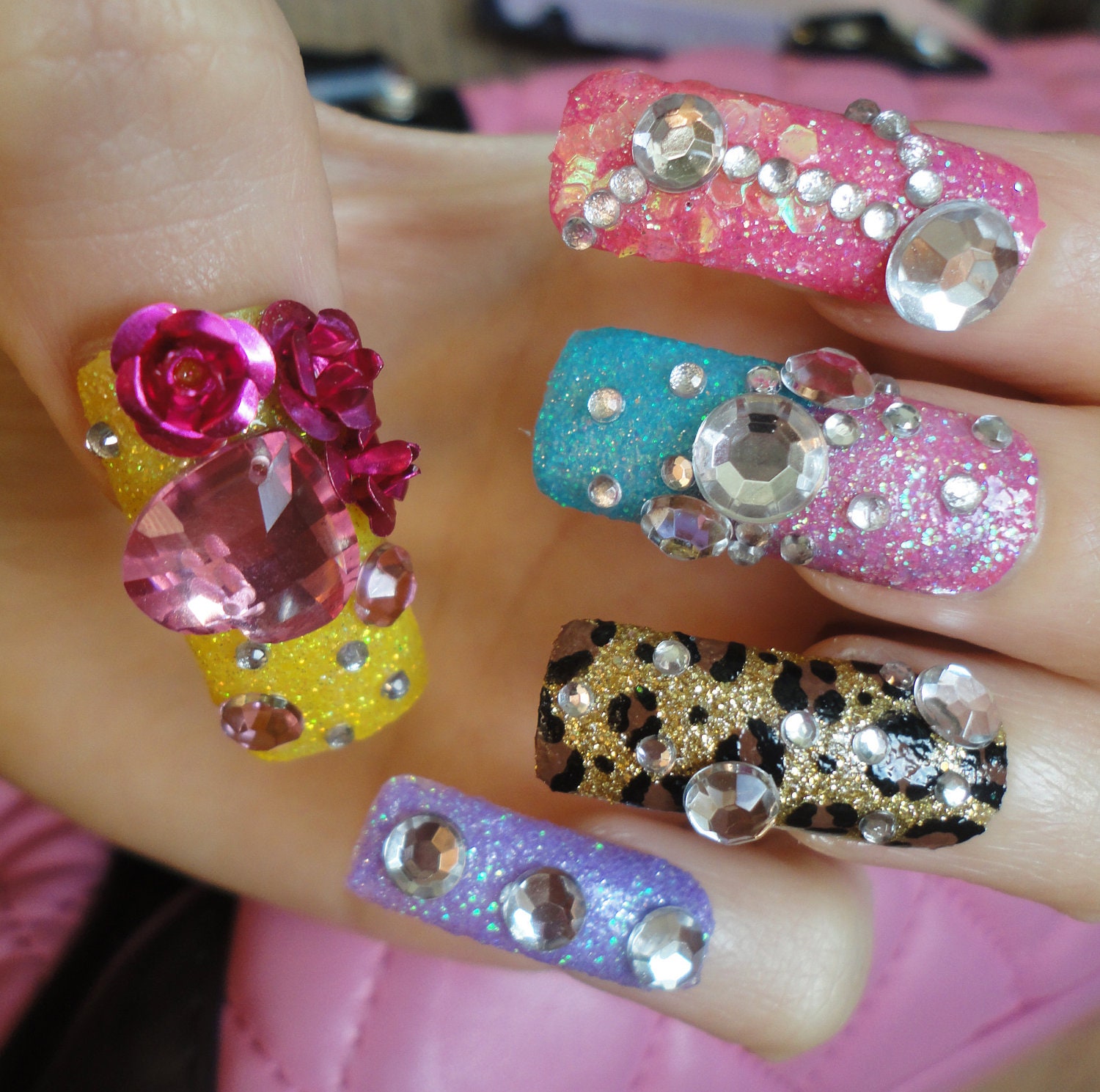 Bunter Leopard Pink Gelb Blau Lila Kawaii Gyaru Nails von LhouraiisShop