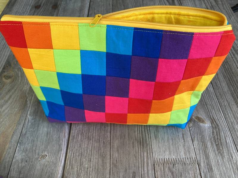 Wickeltasche, Kosmetiktasche Regenbogen von LiaMalaDE