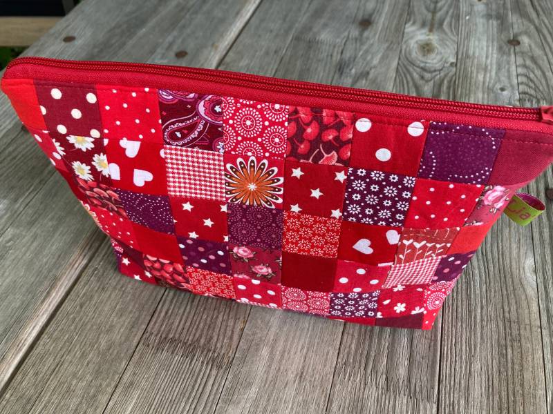 Wickeltasche, Kosmetiktasche in Rot von LiaMalaDE