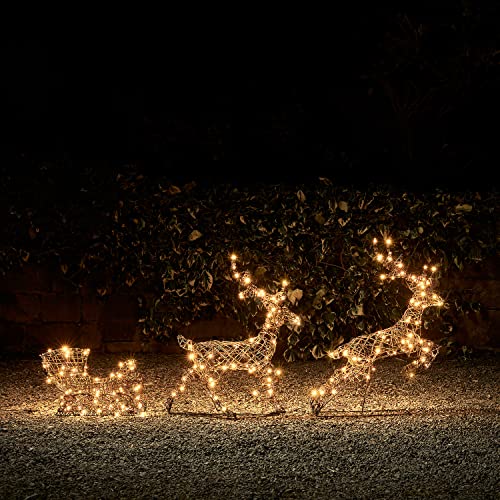 Lights4fun 240er Studley Rattan LED Rentier mit Schlitten Figur Timer Weihnachtsbeleuchtung für außen und innen Weihnachtsfigur Weihnachtseko außen Weihnachtsbeleuchtung außen strombetrieben von Lights4fun