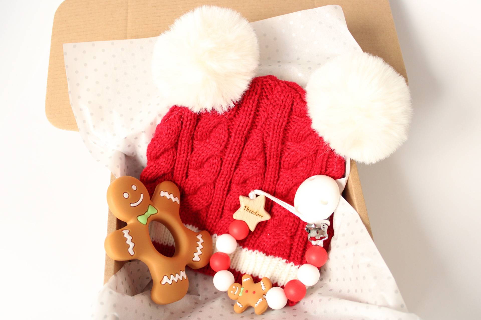 Weihnachten Baby Geschenkbox Personalisiertes Geschenkset Lebkuchenmann Babygeschenk Babymütze My 1st Gift Set von LittleDuckyuk