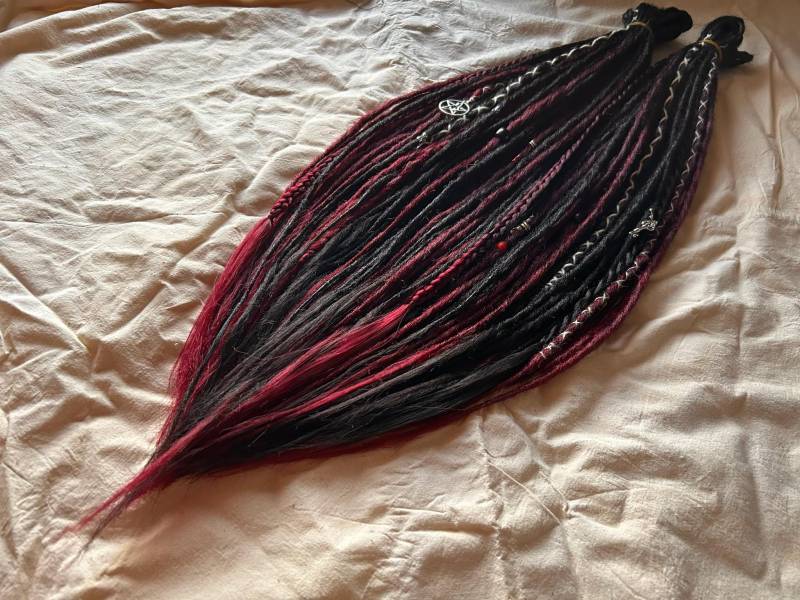 Rose Thorn | Custom Made Dreadlocks Extensions Crochet Synthetic Dreads Black Brown Red Wine Dark Darkbrown Darkred Winered von LivanaDreadart