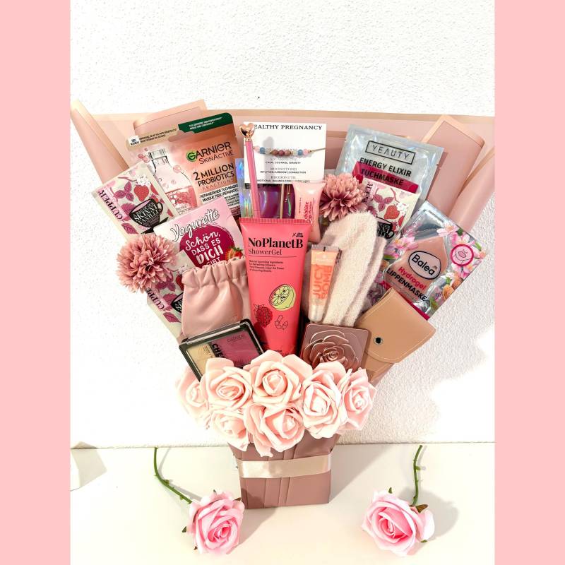 Geschenkset Geschenkstrauß Valentinstag Besonderes Geschenk Freundin Mutter Schwester Tochter Beauty Bouquet Schmuck Herz Rosen von LivskleinesAtelier