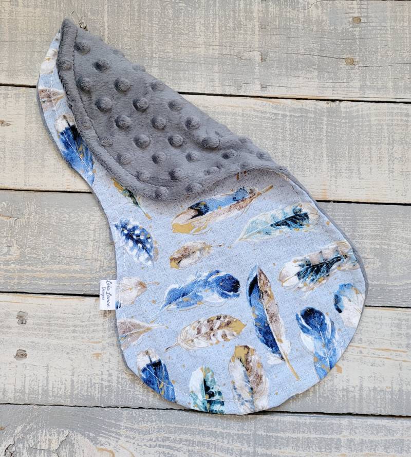 Blaue Und Braune Federn Baumwolle Minky Baby Burp Tuch Weicher Rag Native Southwestern Junge Mädchen Shower Geschenk Western von LolaLanaeDesignsCo