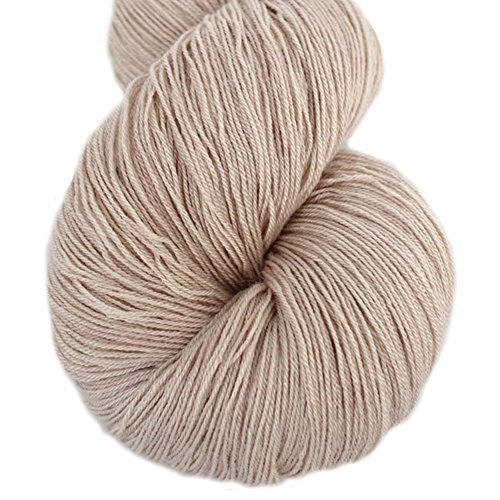 Lotus Yarns Swan Lake Lace Weight 50% Cashmere 40% Fine Wool 10% Angora Blended Hand Knitting Garne for Comfortable Baby and Adult Clothing for Fashion Garment Baby Clothe (02-Cream) von Lotus Yarns