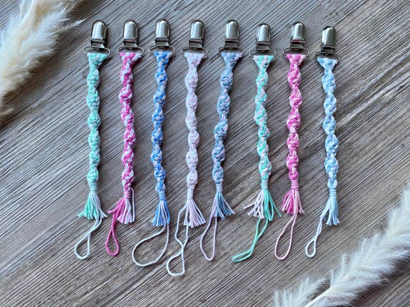 Baby Schnullerkette Twist Zweifarbig Makramee Boho Bohostyle Babygeschenk Geschenk Geburt Geburtsgeschenk von LoucraftKnotenliebe