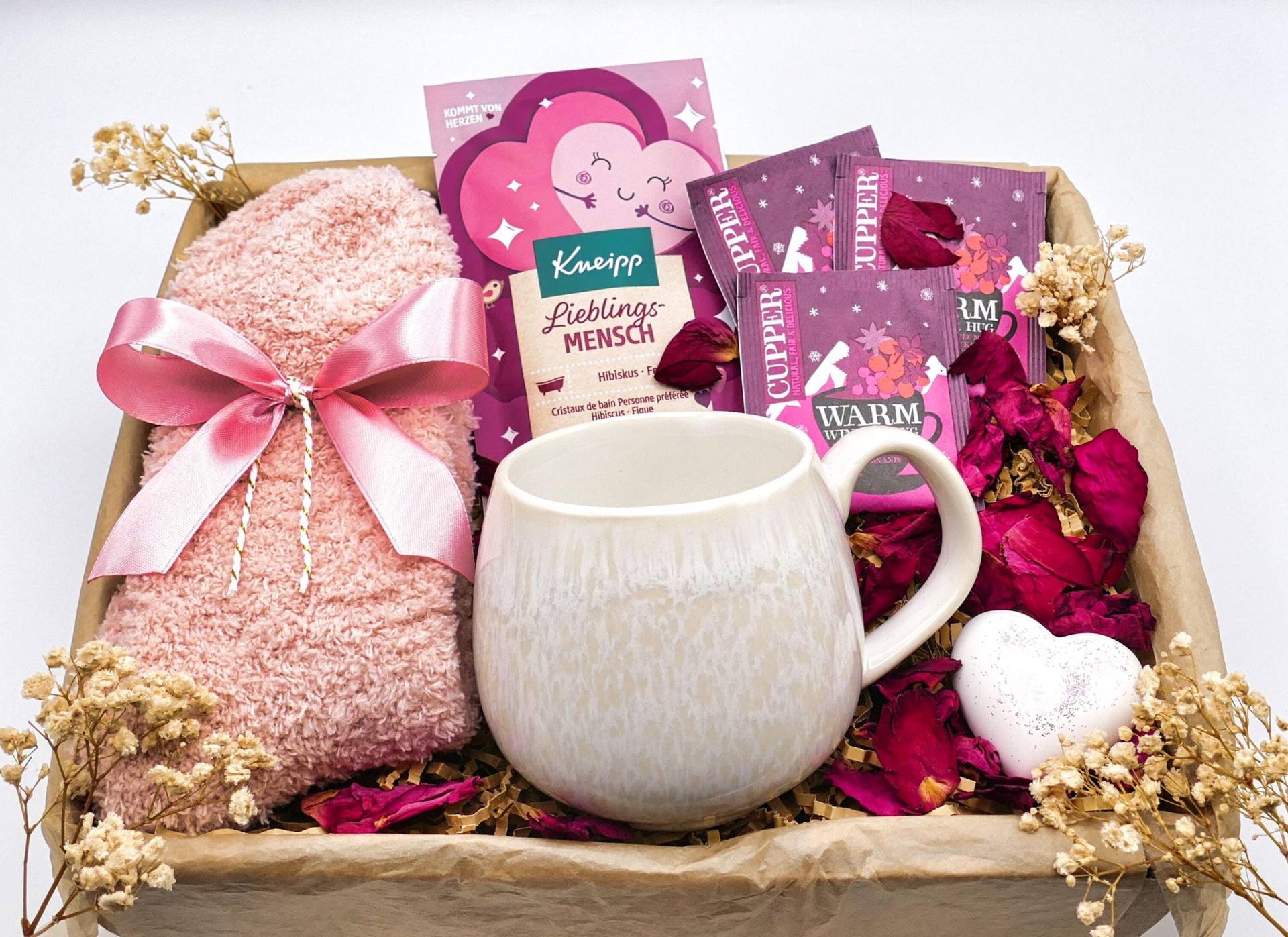 Geschenkbox Frauen Mit Tasse Kuschelsocken Geschenk Tee Valentinstag Geburtstagsgeschenk Freundin Winter Wohlfühlen Personalisierbar Mutter von LovelyMomentShop