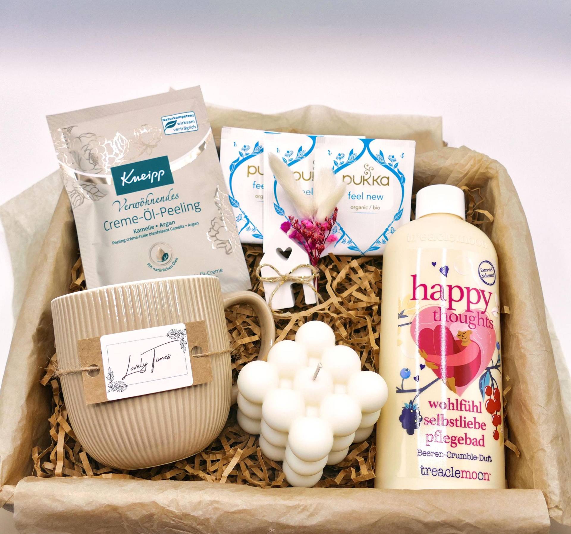 Geschenkbox Für Frauen Mit Tasse Und Kerze Valentinstag Wohlfühlbox Wellness Spa Geschenk Tee Pflege Gute Besserung Peeling von LovelyMomentShop