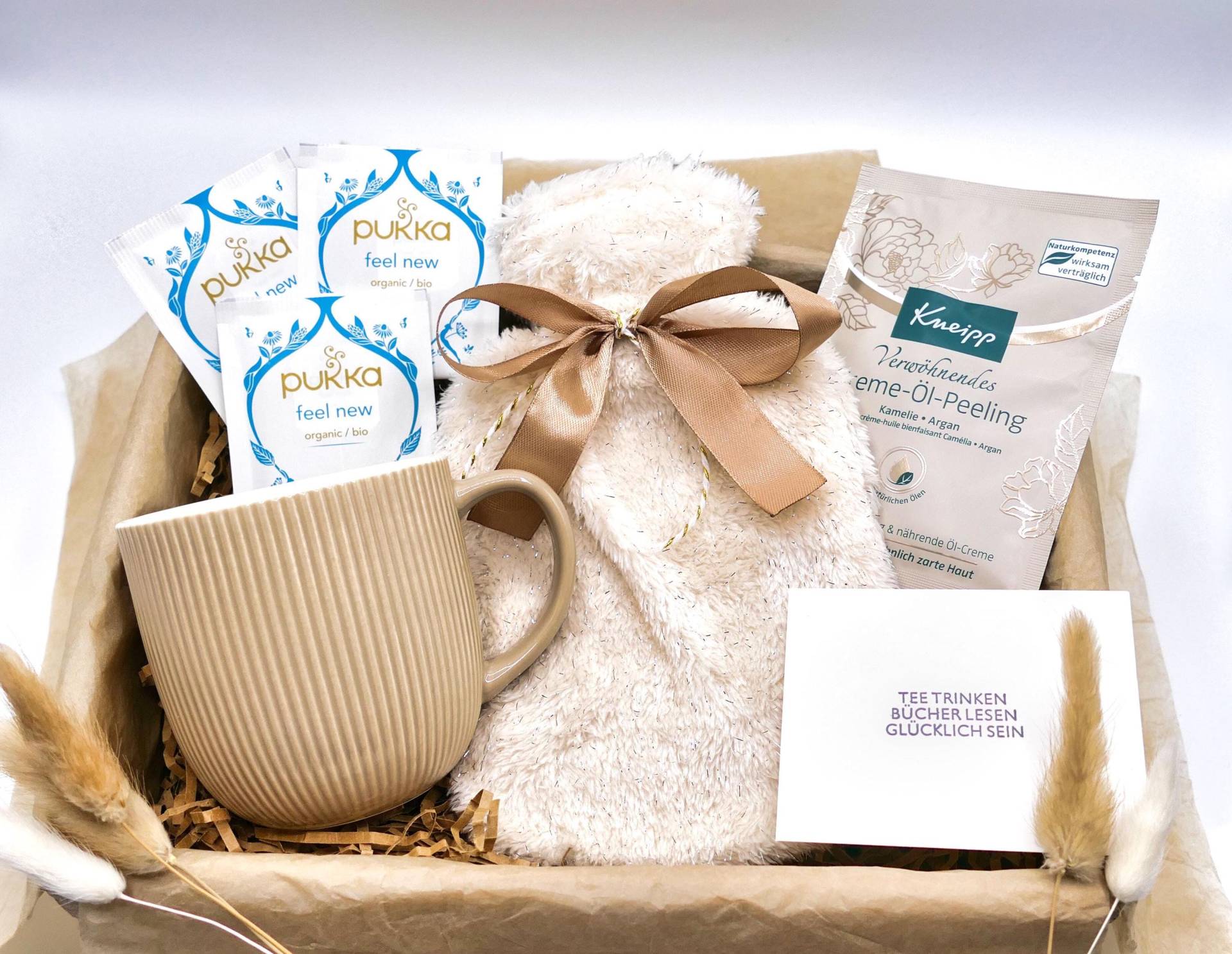 Geschenkbox Für Frauen Tasse in Beige Geschenk Kalte Tage Frühling Winter Mit Wärmflasche Und Tee Geschenkset Wellness Spa Muttertag von LovelyMomentShop