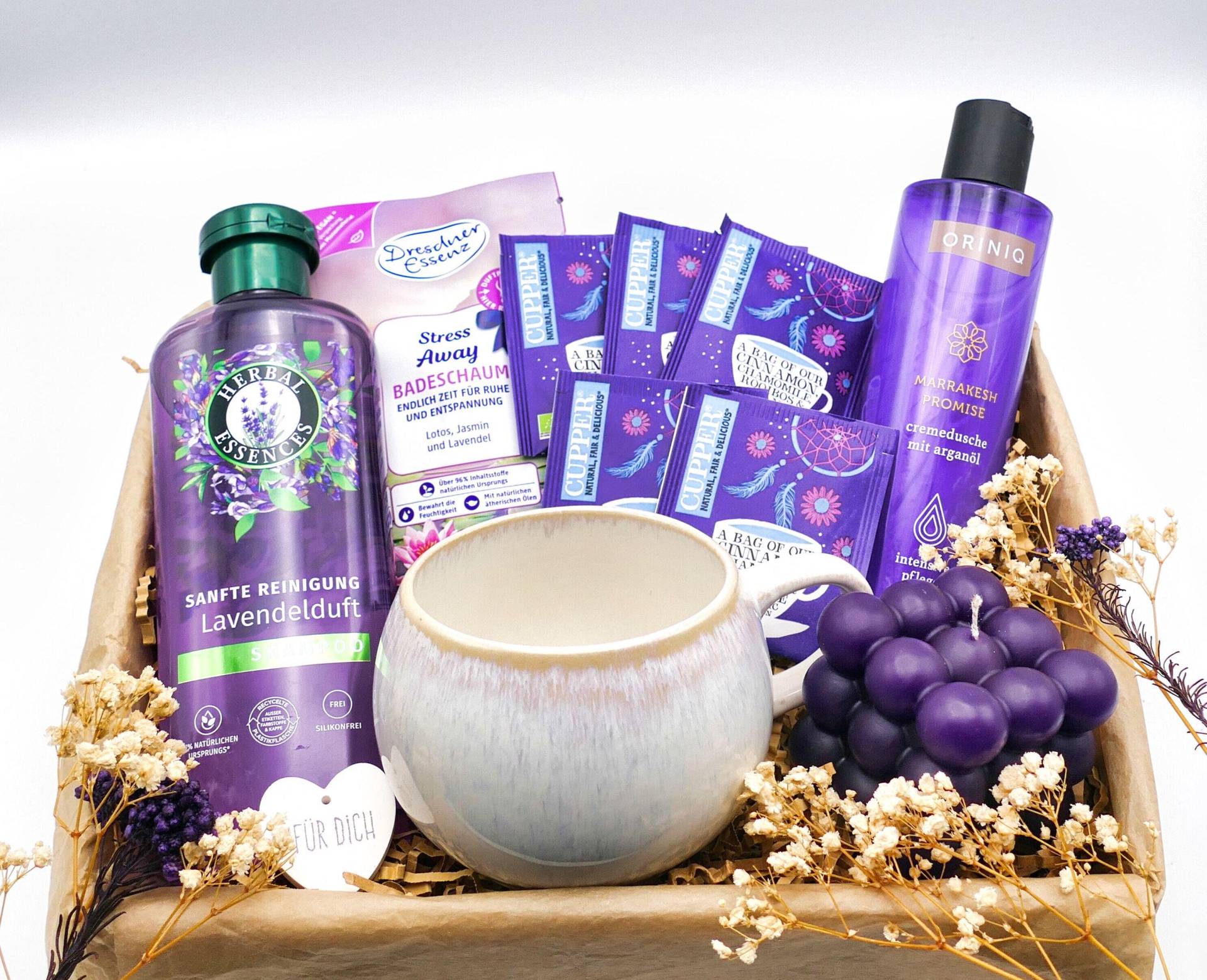 Geschenkbox Mit Tasse Für Frauen Kerze Wohlfühlset Geschenk Tee Wellness Spa Lavendel Kleine Auszeit Muttertag Freundin Mama von LovelyMomentShop