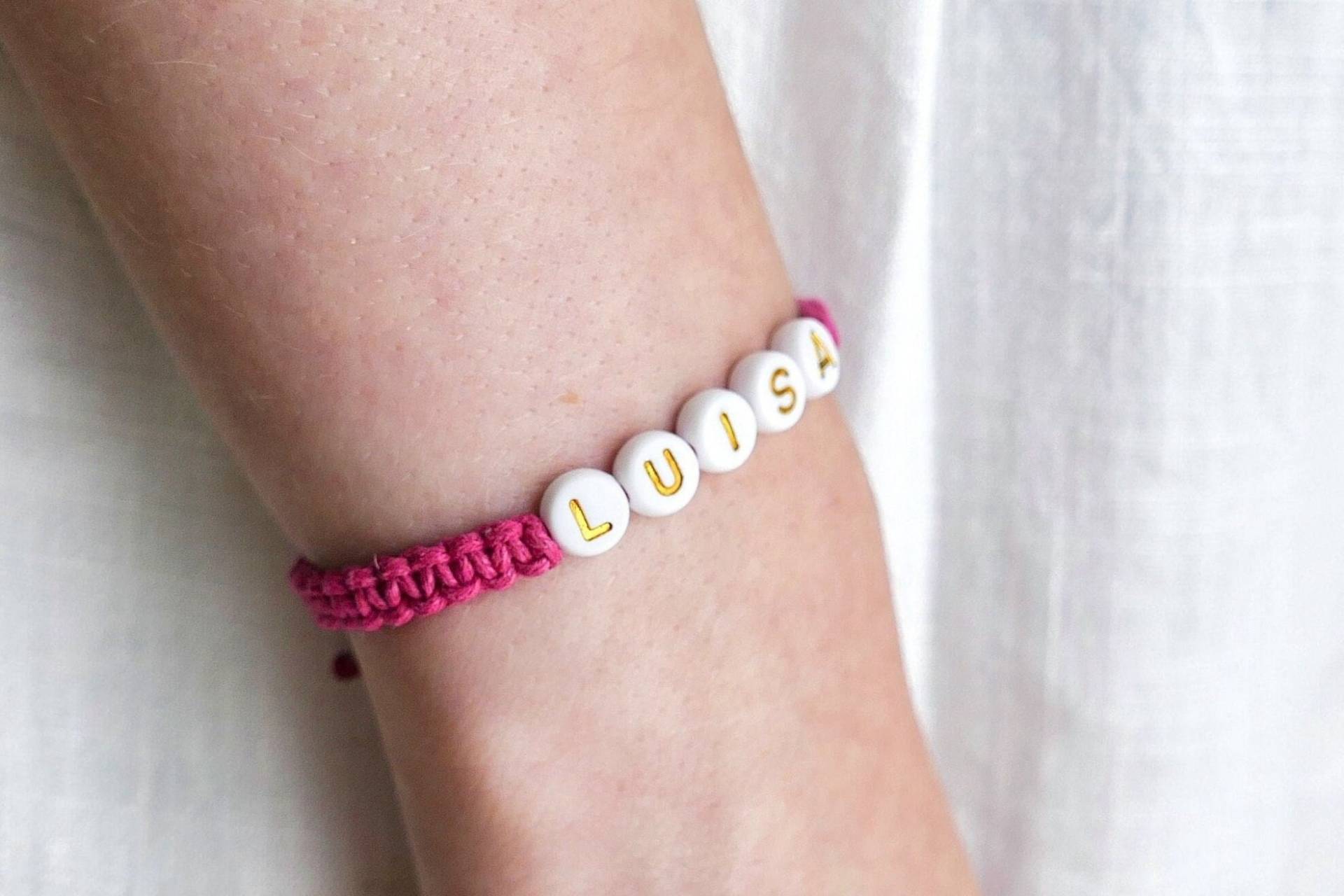 Makramee Armband Mit Buchstabenperlen Handgemacht Für Deinen Lieblingsmensch/ Als Geschenk Grußkarte Und Personalisierung von LovelyMomentShop