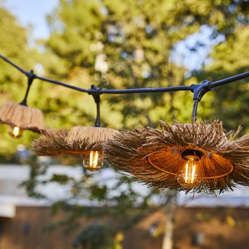 Lumisky Lichterkette für den Außenbereich, anschließbar, 18,6 m, mit 28 LED-Leuchtmitteln, E27, Warmweiß, Tahiti Light, Lampenschirm aus Stroh, Boho-Stil von Lumisky