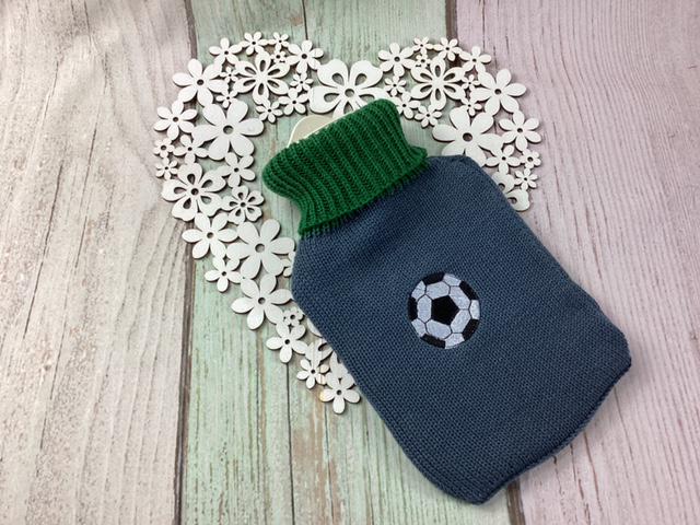 Wärmflasche, Kinderwärmflasche, Wärmflaschenbezug, Fußball von MANAStrickdesign