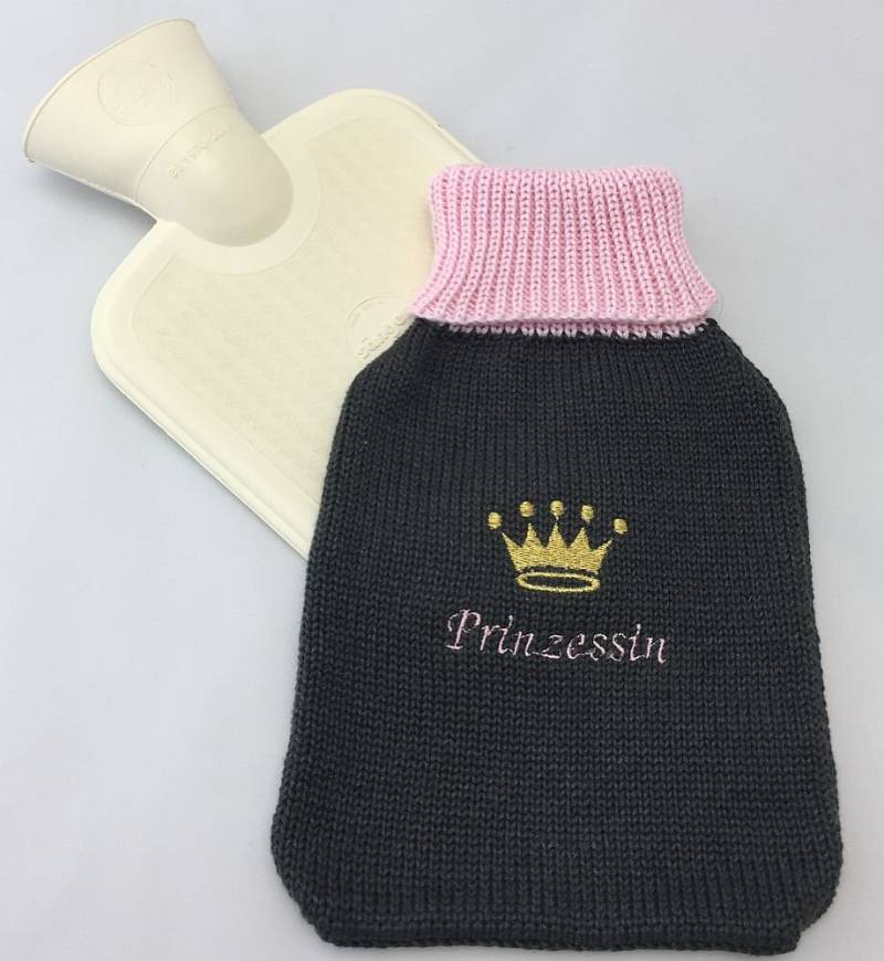 Wärmflasche, Kinderwärmflasche, Wärmflaschenbezug, Prinzessin, Stickerei von MANAStrickdesign