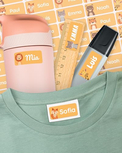 melu kids® Namensaufkleber für Kinder - Kleidung & Gegenstände (50 Stück) Kita/Schule - Namensschilder für Kleidung waschmaschinenfest und personalisiert (orange) von MELU Kids