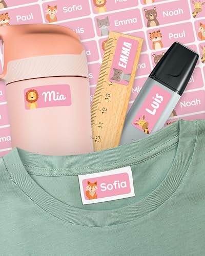 melu kids® Namensaufkleber für Kinder - Kleidung & Gegenstände (100 Stück) Kita/Schule - Namensschilder für Kleidung waschmaschinenfest und personalisiert (rosa) von MELU Kids