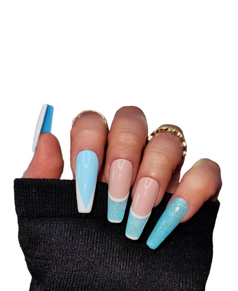 Press On Nails Baby Blue von MEVANAILS