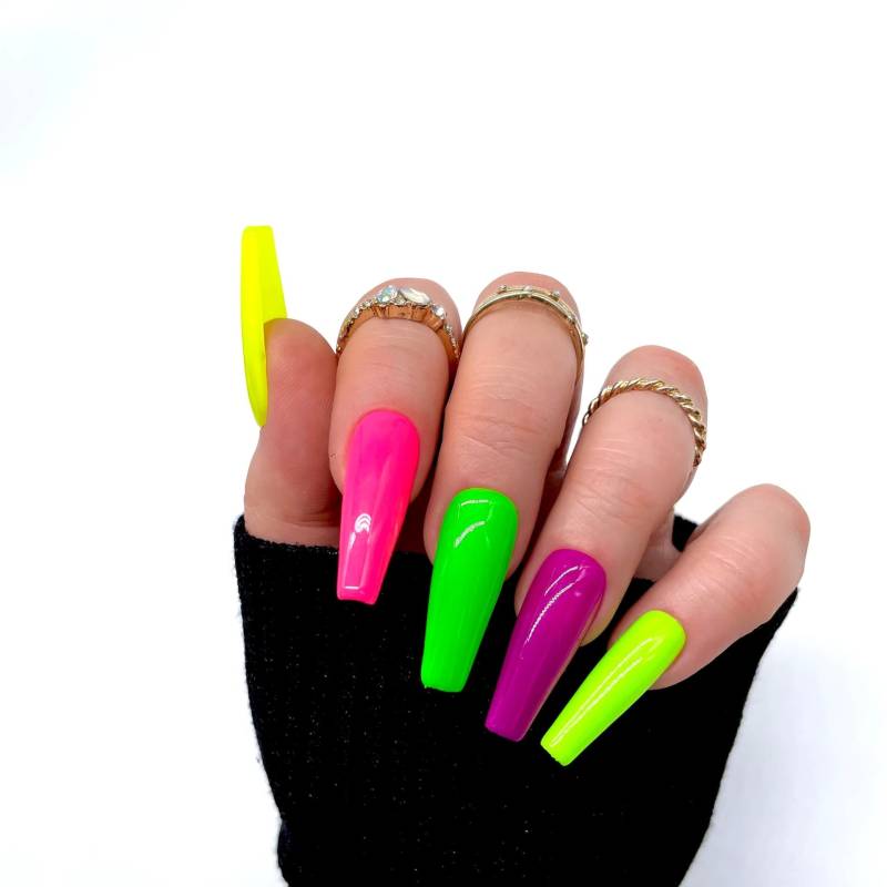 Press On Nails Rainbow von MEVANAILS