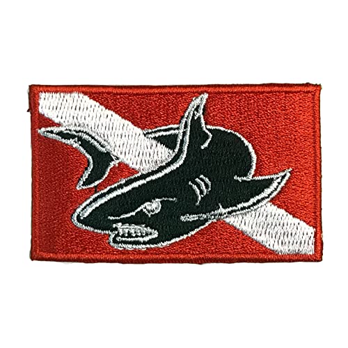 Haiflagge (3,8 x 6,3 cm) bestickter Taucher-Down-Flaggen-Patch, zum Aufbügeln, Tauchen Emblem von MIG Atlanta
